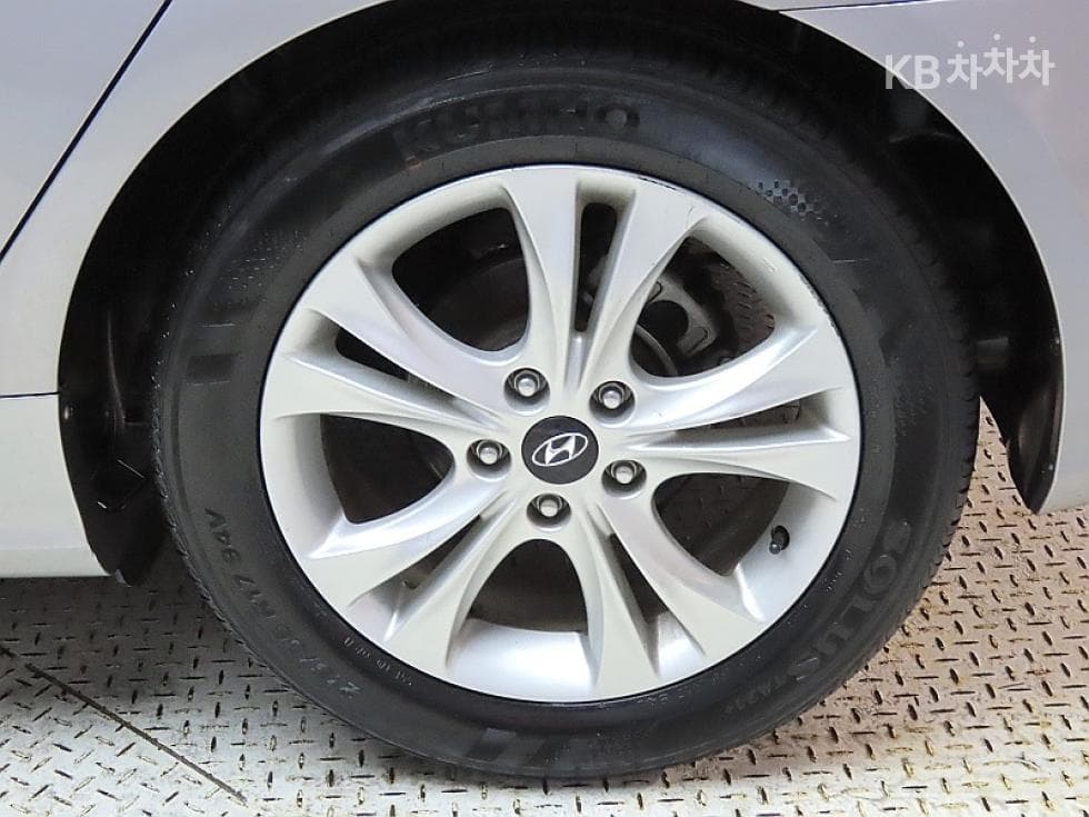 Hyundai YFSonataY20 Top (Cargo) High-end Type - 20
