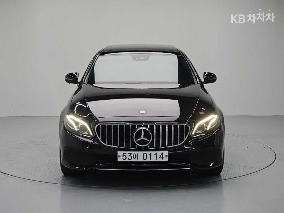 Mercedes-Benz E-Клас (W213)E300 4Matic Avantgarde - 2
