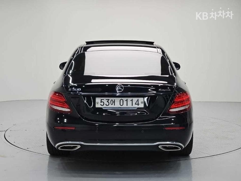 Mercedes-Benz E-Клас (W213)E300 4Matic Avantgarde - 3