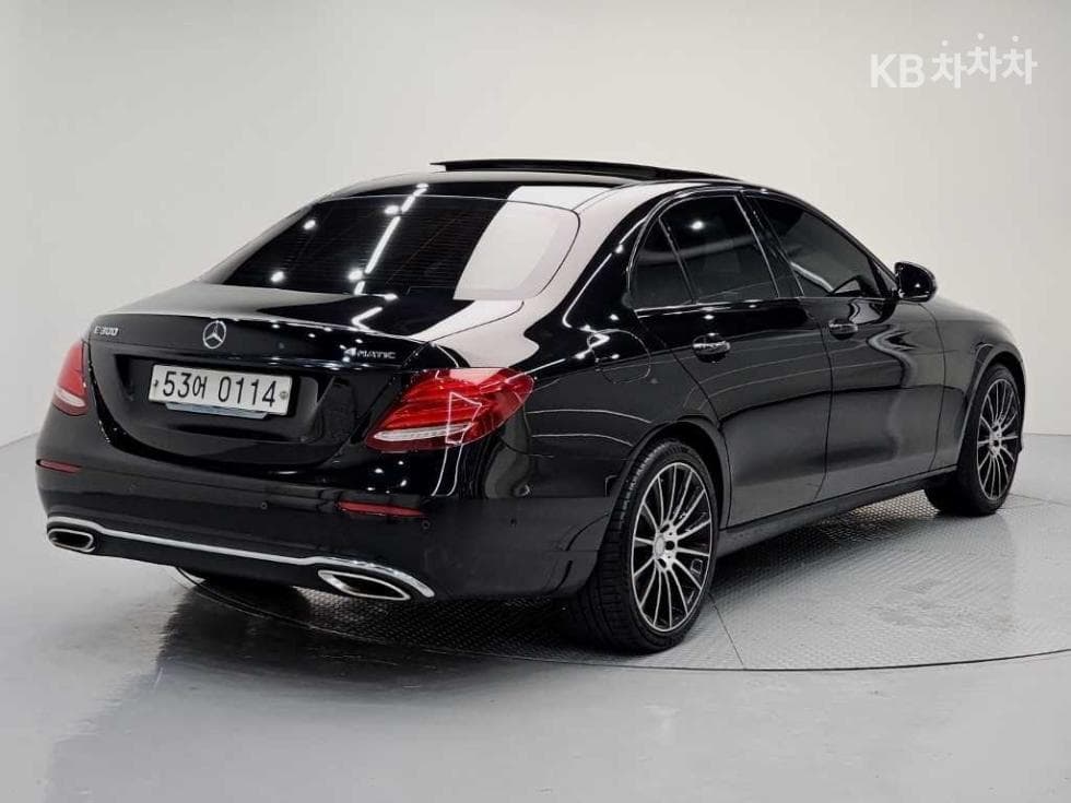 Mercedes-Benz E-Клас (W213)E300 4Matic Avantgarde - 4