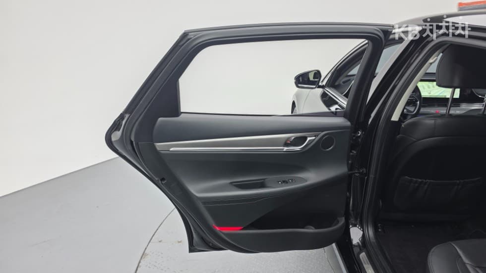 Hyundai The New (facelift) Grandeur (Azera)2.5 Premium - 17