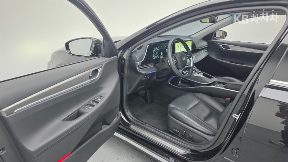 Hyundai The New (facelift) Grandeur (Azera)2.5 Premium - 19