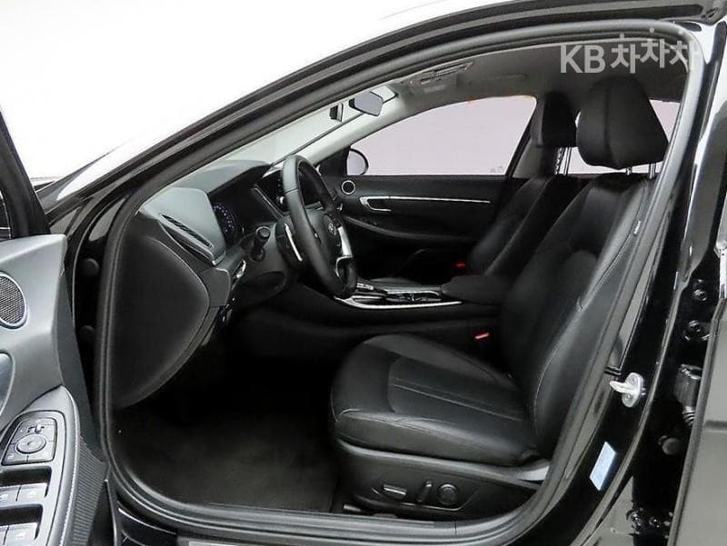 Хюндай Соната (DN8)2.0 LPG Рент-а-кар Premium - 13