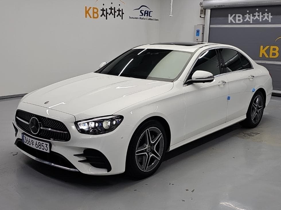 Mercedes-Benz E-Class (W213) E250 AMG Line - Image 1