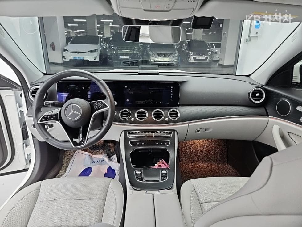 Mercedes-Benz E-Клас (W213)E250 AMG Line - 7