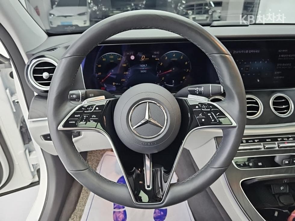 Mercedes-Benz E-Клас (W213)E250 AMG Line - 9