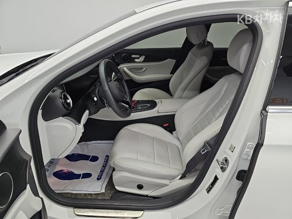 Mercedes-Benz E-Клас (W213)E250 AMG Line - 11