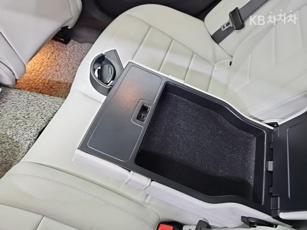 Mercedes-Benz E-Клас (W213)E250 AMG Line - 13