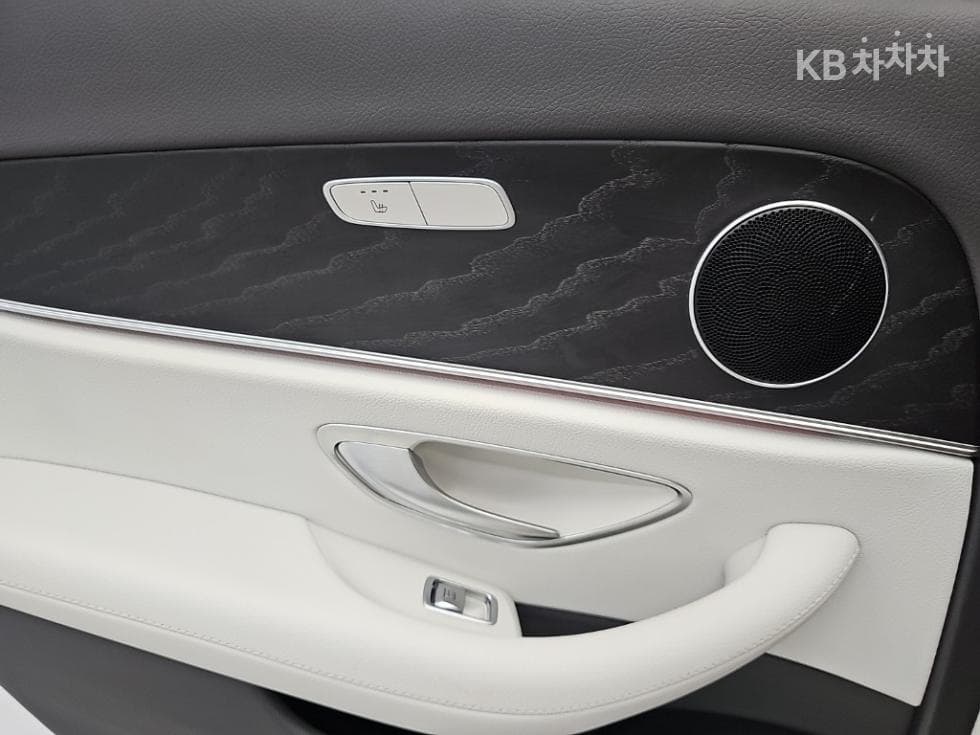 Mercedes-Benz E-Клас (W213)E250 AMG Line - 14