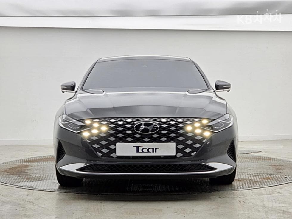Hyundai The New (facelift) Grandeur (Azera)2.5 Le Blanc - 3