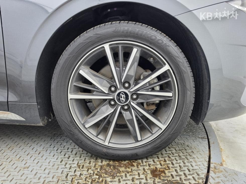 Hyundai The New (facelift) Grandeur (Azera)2.5 Le Blanc - 7