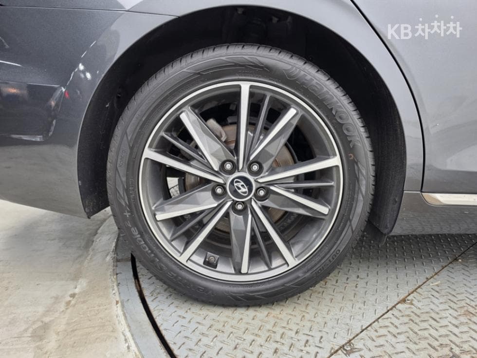 Hyundai The New (facelift) Grandeur (Azera)2.5 Le Blanc - 8