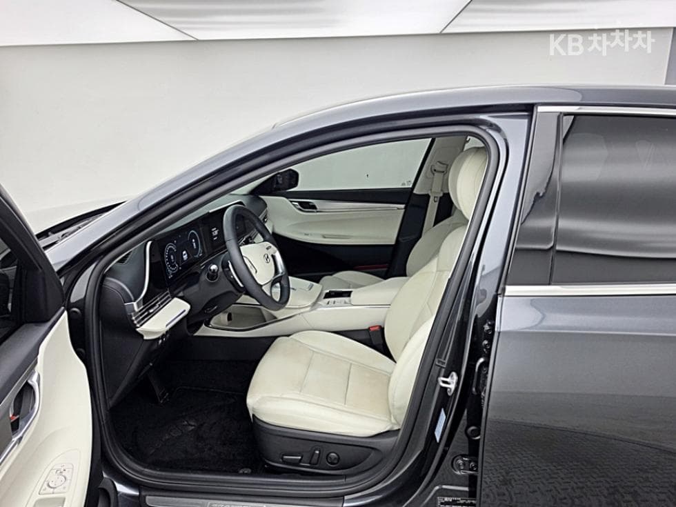 Hyundai The New (facelift) Grandeur (Azera)2.5 Le Blanc - 11