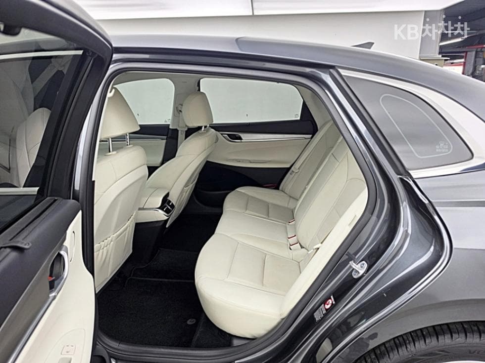 Hyundai The New (facelift) Grandeur (Azera)2.5 Le Blanc - 12