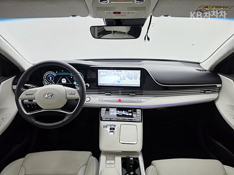 Hyundai The New (facelift) Grandeur (Azera)2.5 Le Blanc - 13
