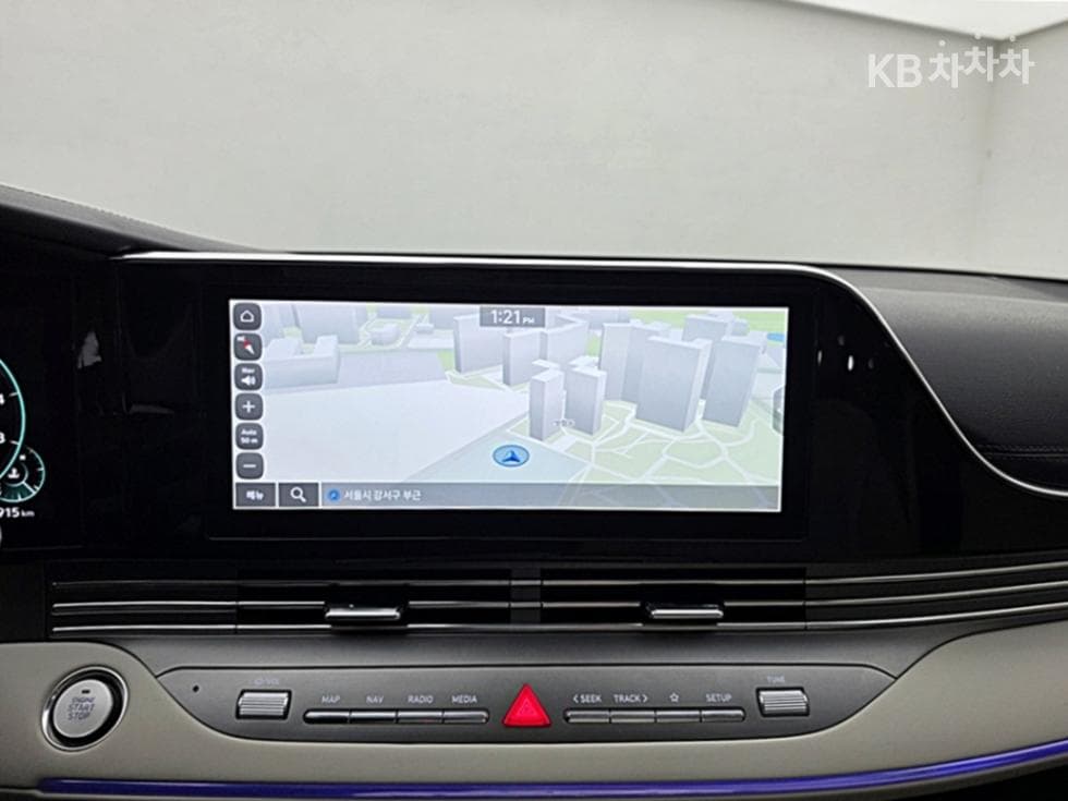 Hyundai The New (facelift) Grandeur (Azera)2.5 Le Blanc - 18