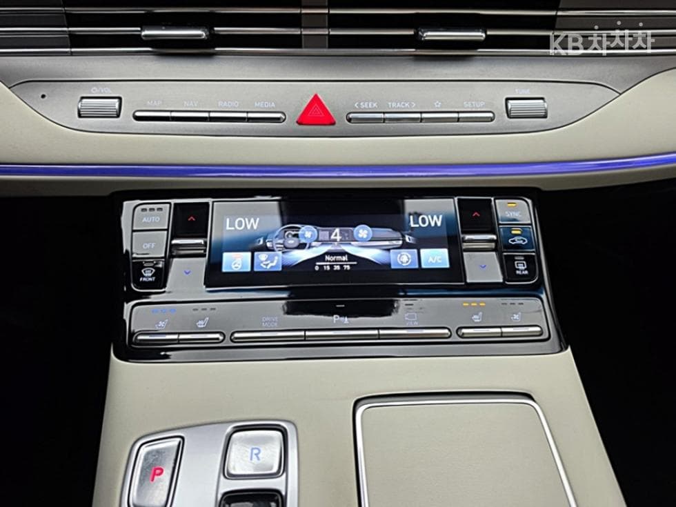 Hyundai The New (facelift) Grandeur (Azera)2.5 Le Blanc - 20
