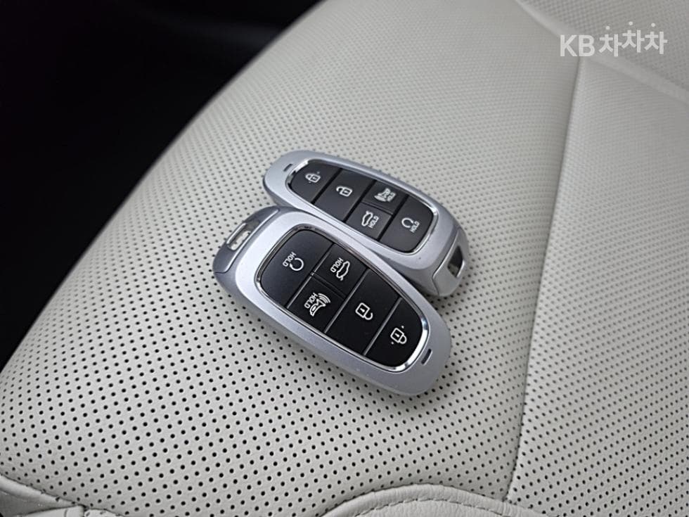 Hyundai The New (facelift) Grandeur (Azera)2.5 Le Blanc - 23