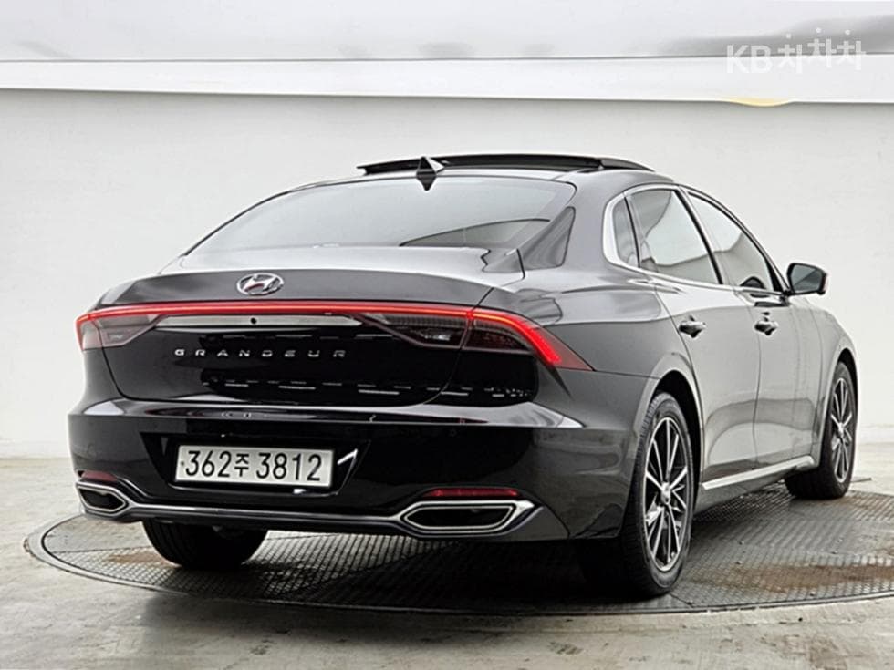 Hyundai The New (facelift) Grandeur (Azera)3.3 Le Blanc - 2