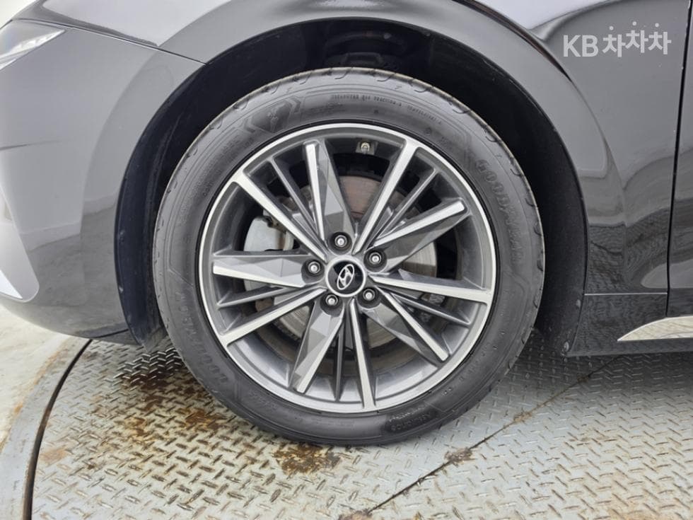 Hyundai The New (facelift) Grandeur (Azera)3.3 Le Blanc - 5