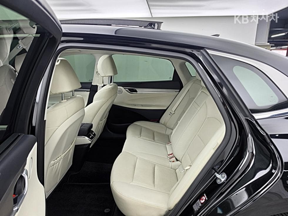 Hyundai The New (facelift) Grandeur (Azera)3.3 Le Blanc - 12