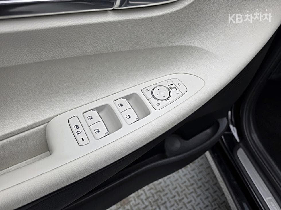 Hyundai The New (facelift) Grandeur (Azera)3.3 Le Blanc - 15