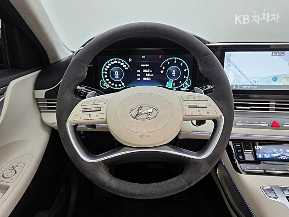Hyundai The New (facelift) Grandeur (Azera)3.3 Le Blanc - 18