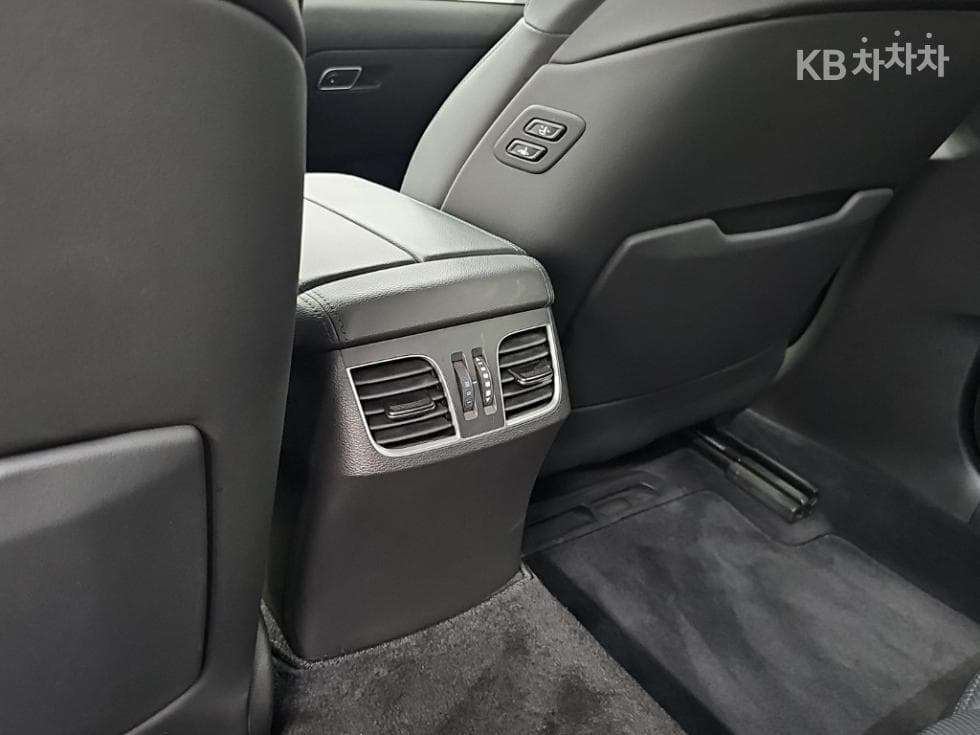 Хюндай ДженезисDHG330 Premium AWD - 13