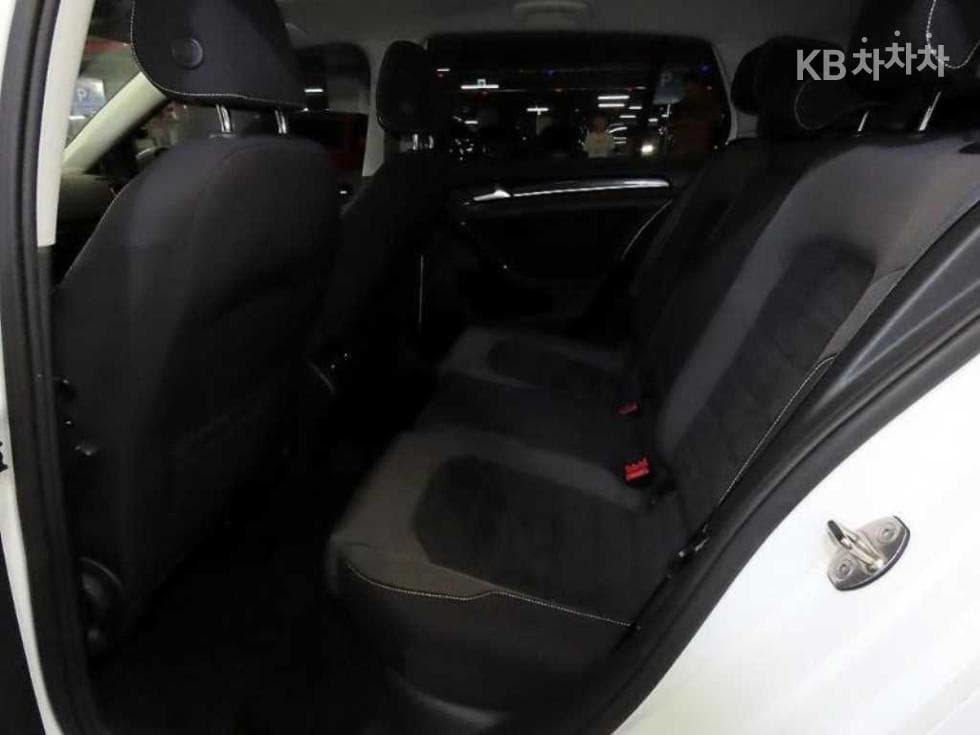 Volkswagen Golf2.0 Turbo Diesel Injection MK7 - 7