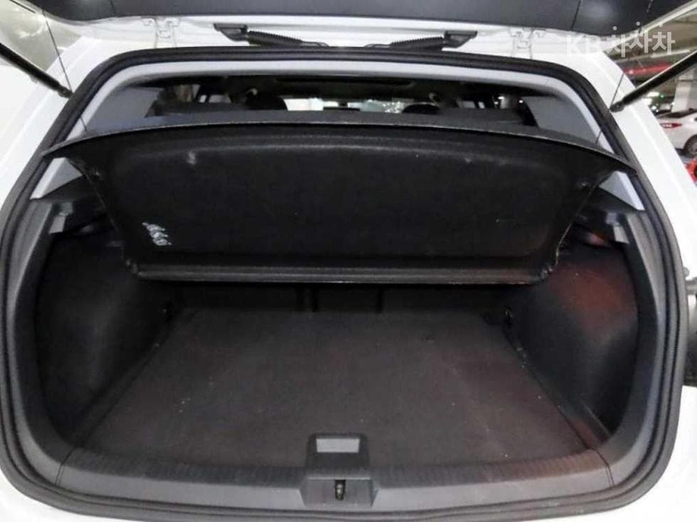 Volkswagen Golf2.0 Turbo Diesel Injection MK7 - 16