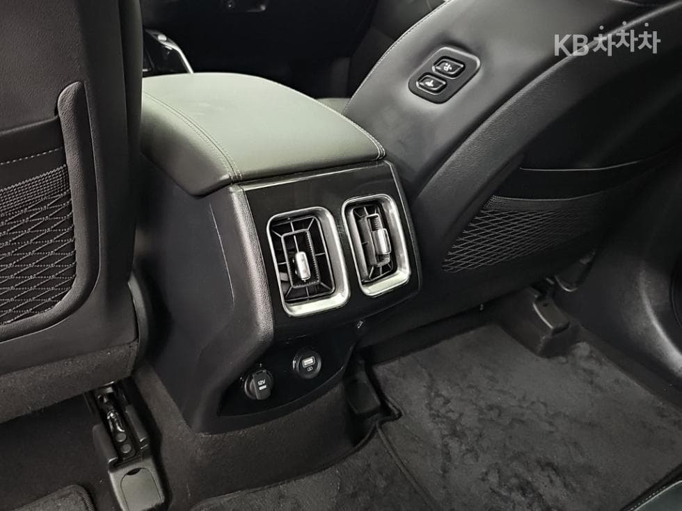 Киа The New (фейслифт) Sorento MQ42.2 Дизел 2WD Престиж - 13