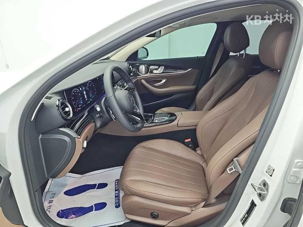 Mercedes-Benz E-Class (W213)E450 4MATIC EXCLUSIVE - 11
