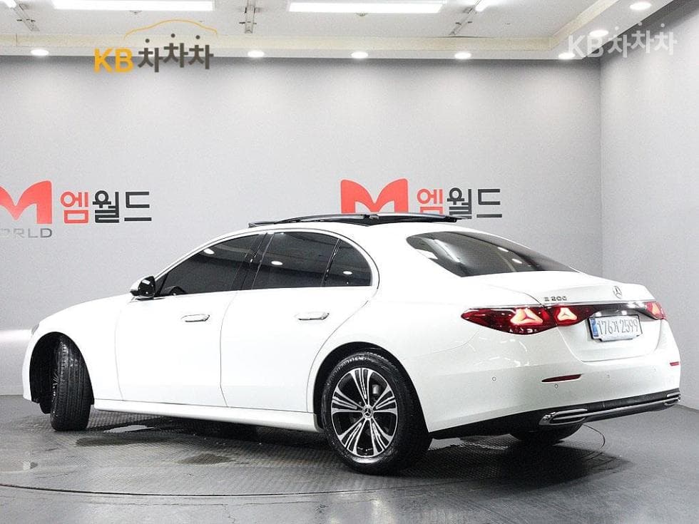 Mercedes-Benz E-클래스 (W214)E200 Avantgrade - 4