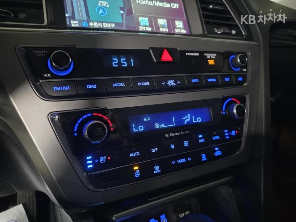 Hyundai Sonata LFLPI Modern Disabled-accessible - 12