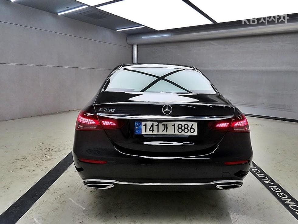 Mercedes-Benz E-Class (W213)E250 Avantgarde - 3