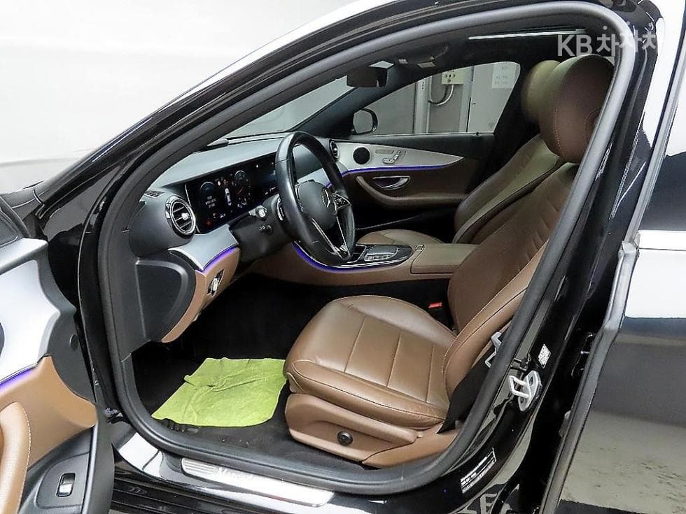 Mercedes-Benz E-Class (W213)E250 Avantgarde - 5