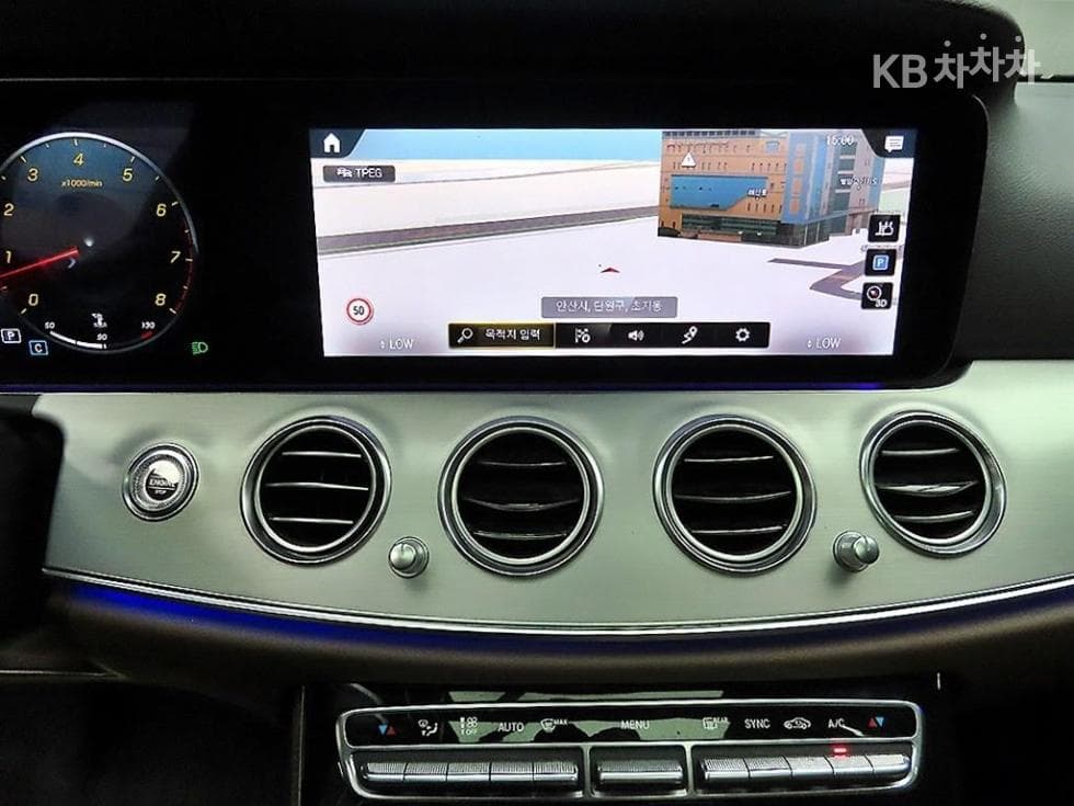 Mercedes-Benz E-Class (W213)E250 Avantgarde - 14