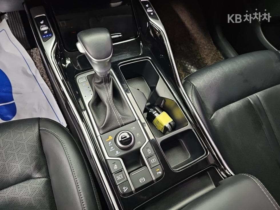 Киа The New (фейслифт) Sorento MQ42.2 Дизел AWD Престиж - 8
