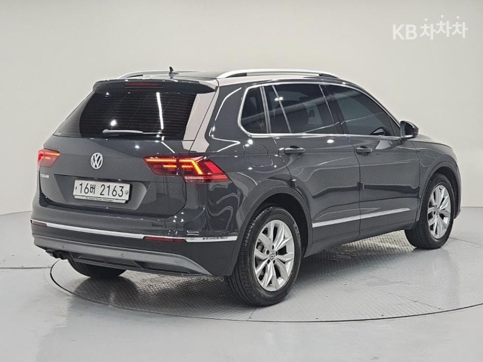 Volkswagen The New (фейслифт) Tiguan2.0 Турбо Дизел Инжекция Premium - 4