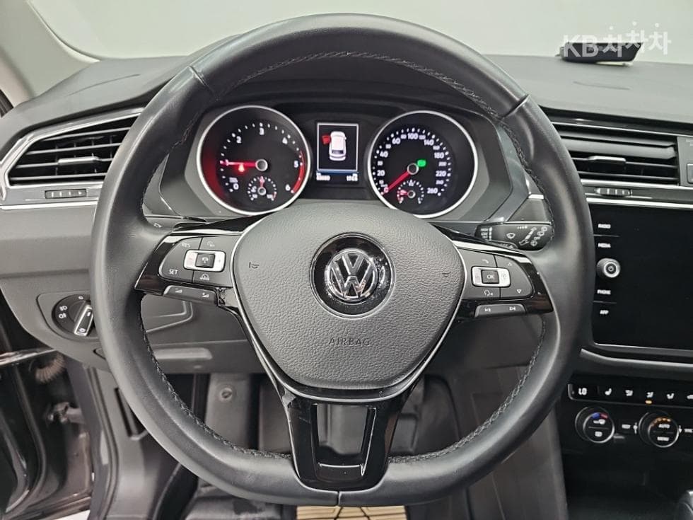 Volkswagen The New (фейслифт) Tiguan2.0 Турбо Дизел Инжекция Premium - 9