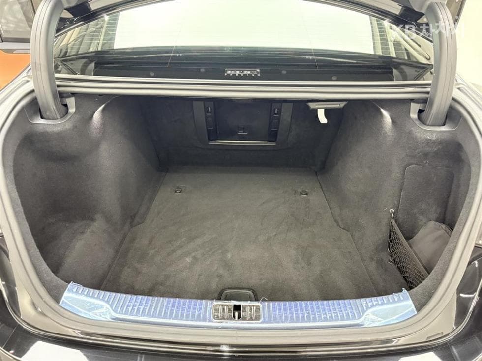 Mercedes-Benz S-Class W223S400d 4Matic Standard - 9