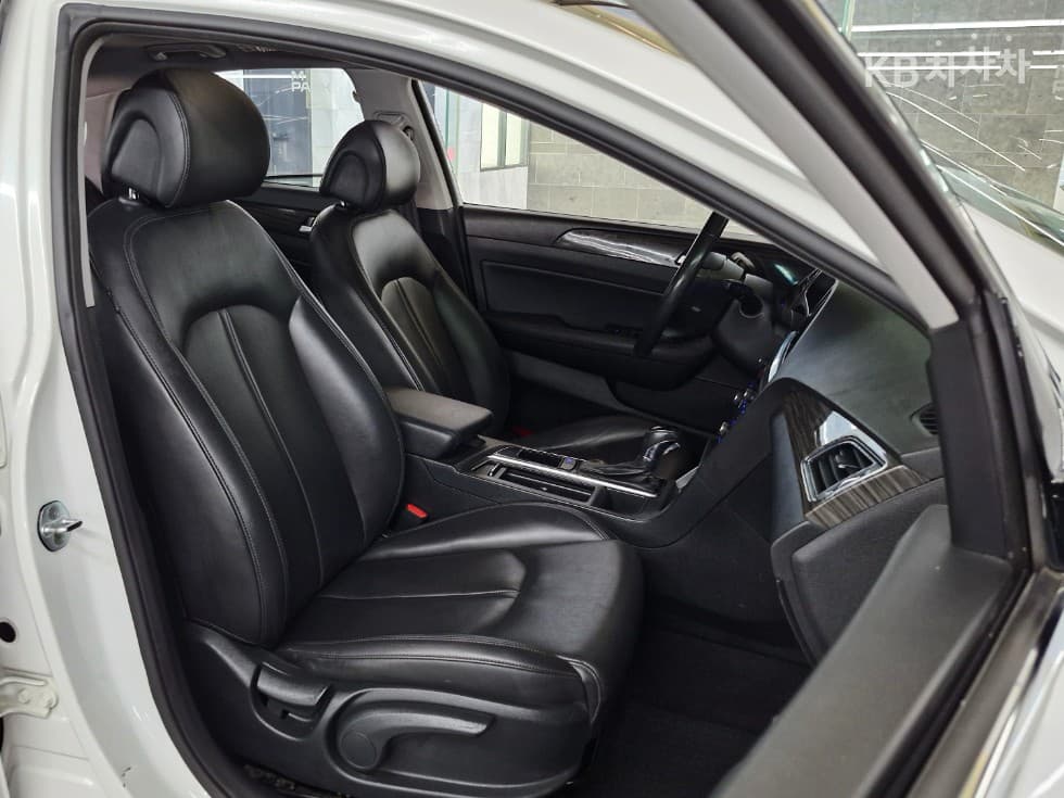 Hyundai Sonata LF2.0 Smart Standard - 11
