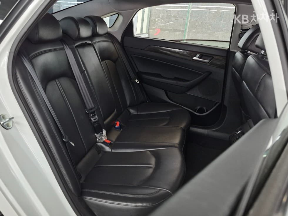 Hyundai Sonata LF2.0 Smart Standard - 12