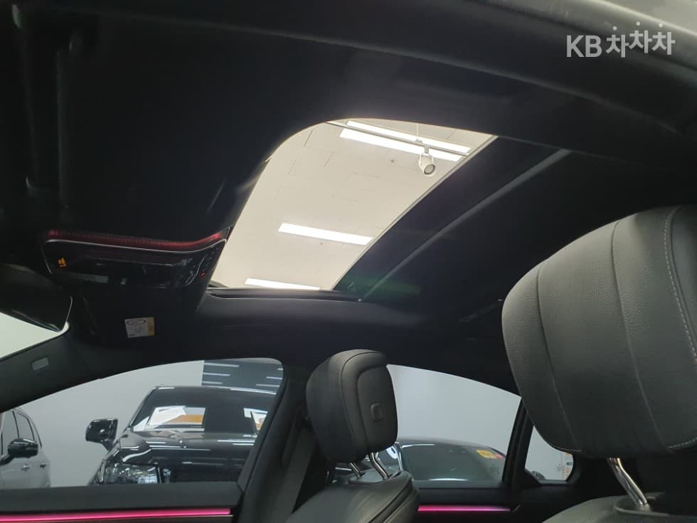 Mercedes-Benz S-Class W223S350d Standard - 13