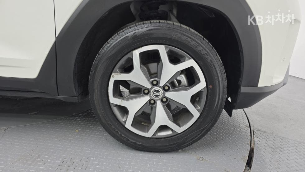 KG Mobility 토레스(J100)1.5 GDI Turbo T7 - 9