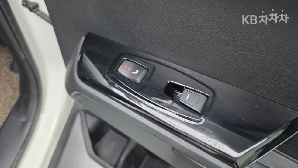 KG Mobility 토레스(J100)1.5 GDI Turbo T7 - 12