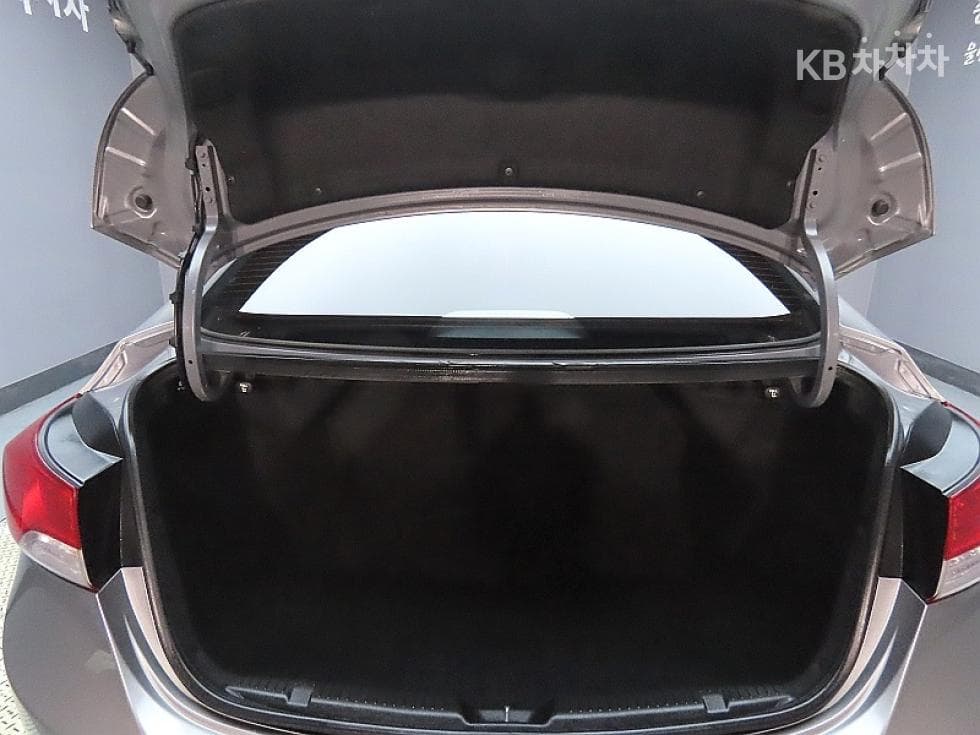 Hyundai Avante (Elantra)MDM16 GDI Modern - 19