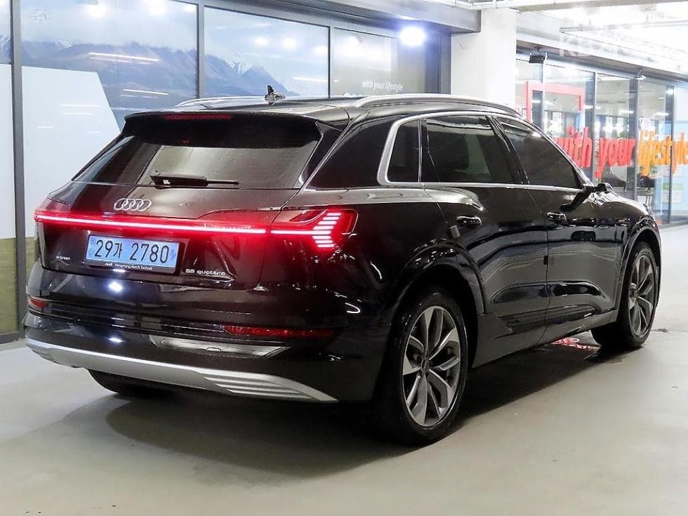 Audi e-tron55 quattro Standard - 4