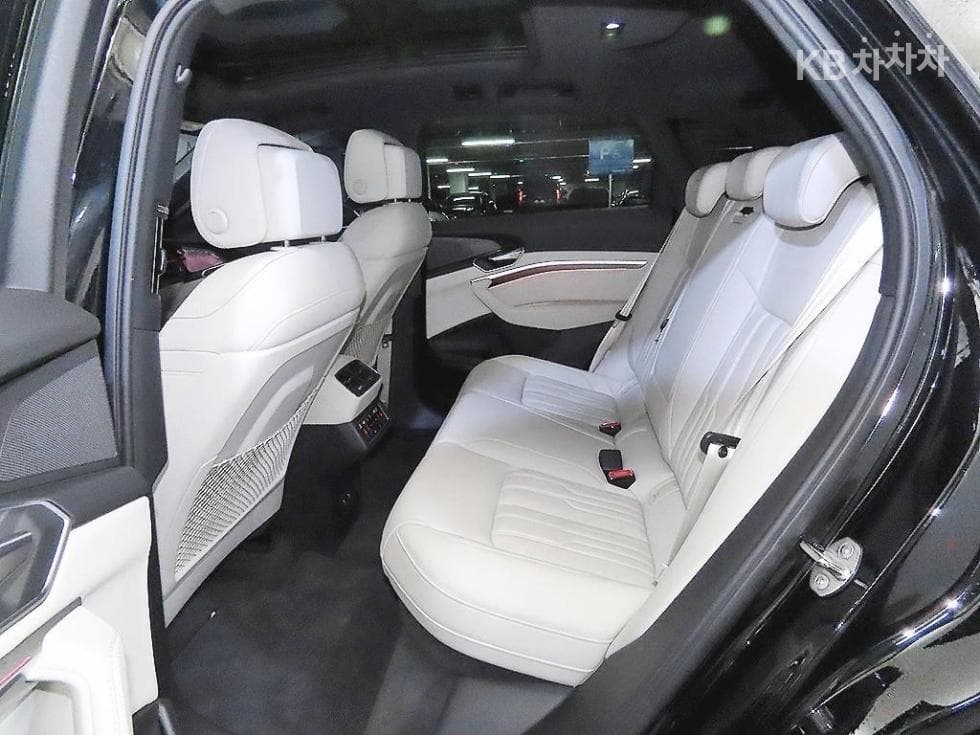 Audi e-tron55 quattro Standard - 7