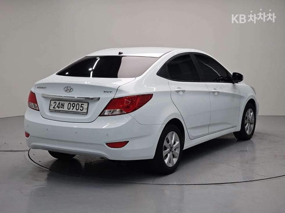 Хюндай Акцент(신형)1.4 VVT Modern - 4